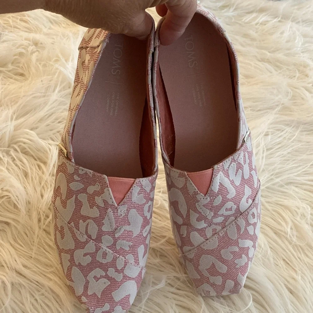 TOMS flats